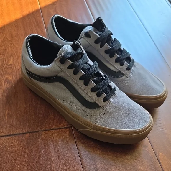 Vans Old Skool Gum Sole Sneakers - Shadow Gray Suede & Canvas - Picture 7 of 12